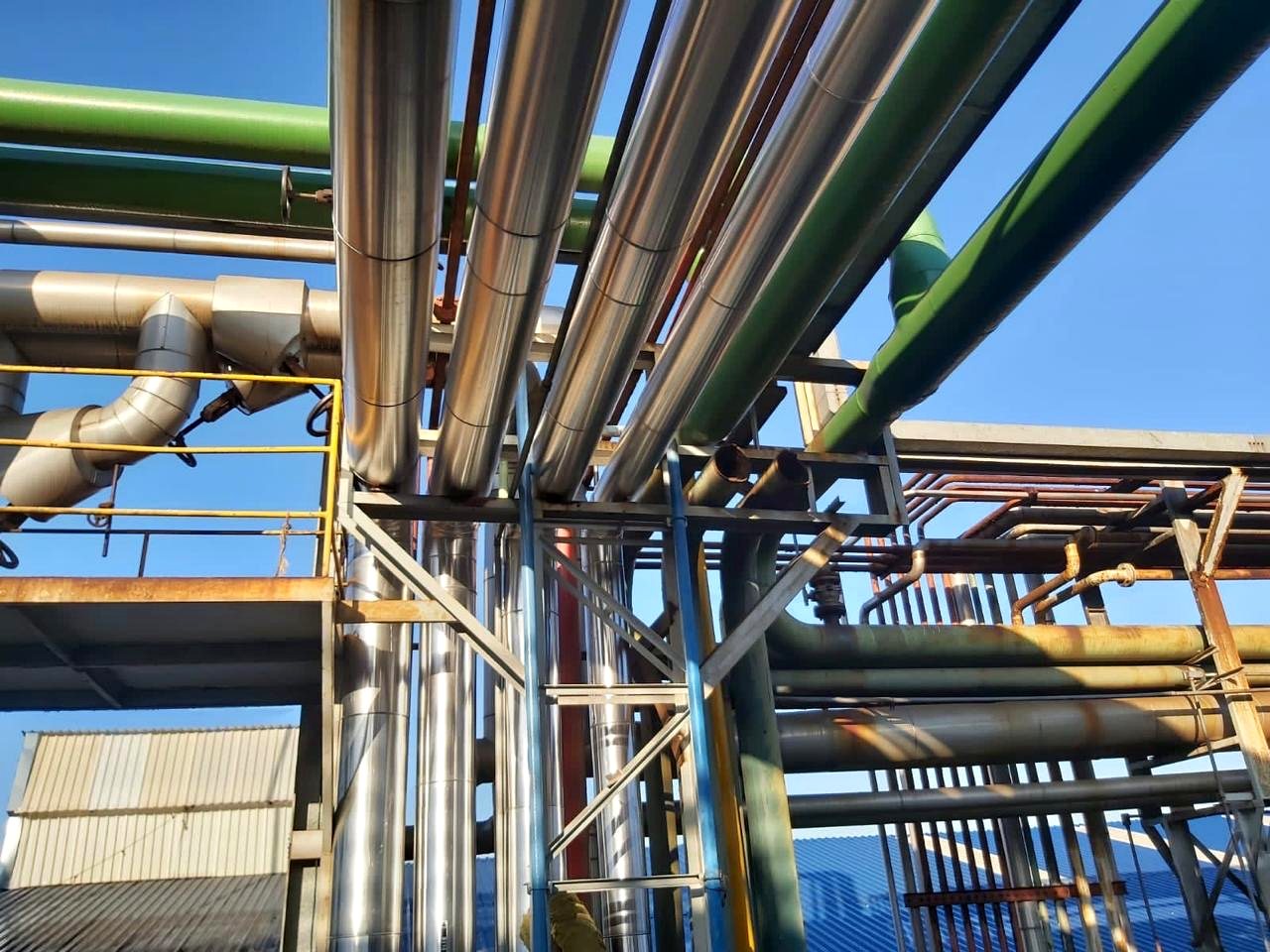 Tubulações industriais com revestimento metálico executado pela VT